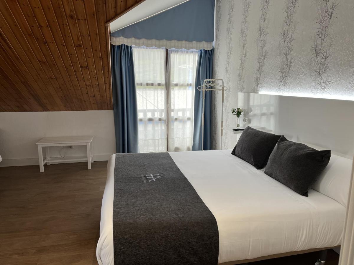 Hotel Avelina Onís Esterno foto